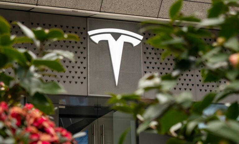 Vendas recordes da Tesla na China evidenciam dependência americana do