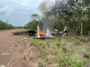 AM: avião vindo do Peru com 500 kg de drogas