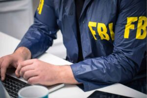 Agentes do FBI que investigam OVNIs temem ser demitidos por