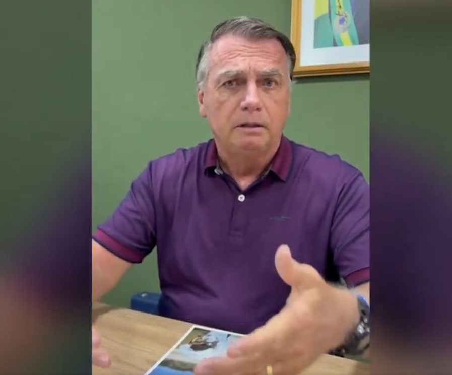 Bolsonaro diz que Lei da Ficha Limpa ‘só serve para