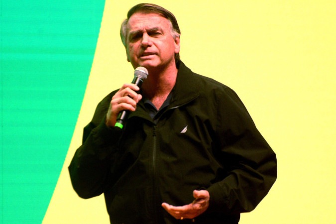 Bolsonaro diz que “exagerou um pouco” ao falar que não