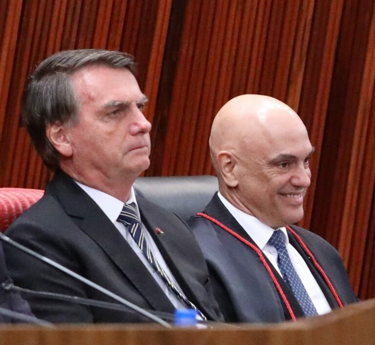 Bolsonaro mandou vigiar Alexandre de Moraes por suspeitar que ele