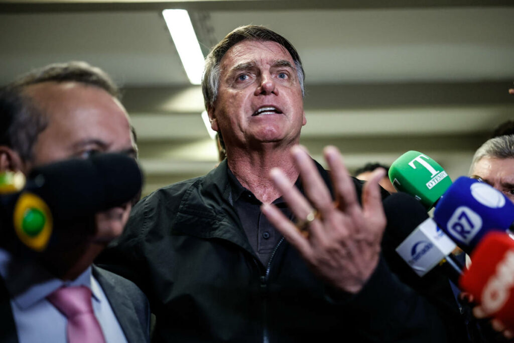 Caguei para a prisão, diz Bolsonaro em seu primeiro pronunciamento