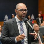 Deputado quer proibir comércio em presídios do Rio após denunciar