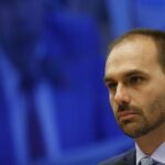 Eduardo Bolsonaro afirma que Brasil deixaria OMS caso Bolsonaro ainda