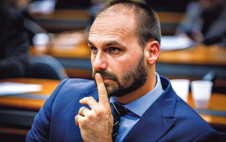 Em busca da anistia, Eduardo Bolsonaro vai aos EUA obter