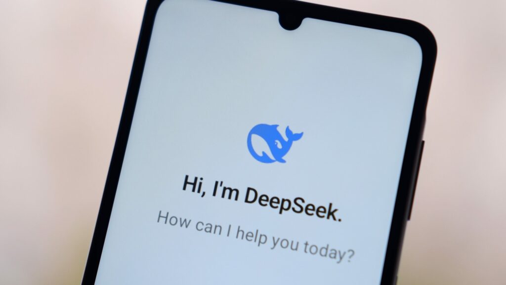 Em meio à competição, DeepSeek volta a permitir acesso da