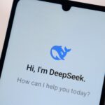 Em meio à competição, DeepSeek volta a permitir acesso da