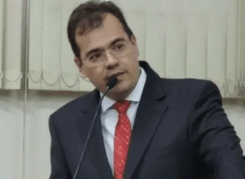 Flagrado chamando segurança de ‘macaco velho’, vice-prefeito do PL se