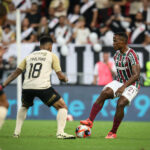 Fluminense vence Vasco de virada e segue vivo no Carioca