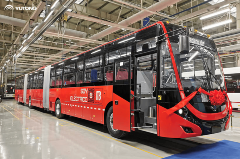 Gigante: empresa chinesa lança ônibus elétrico de 26 metros; conheça