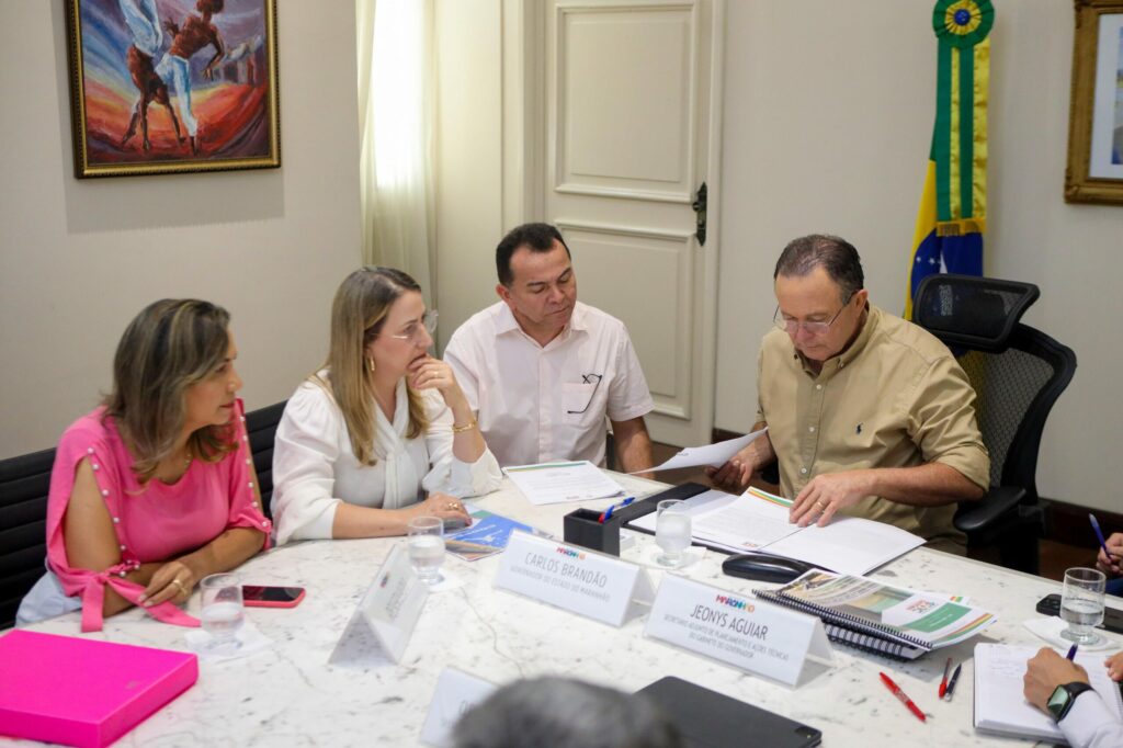 Governador Brandão reforça compromisso municipalista em encontro com prefeitos