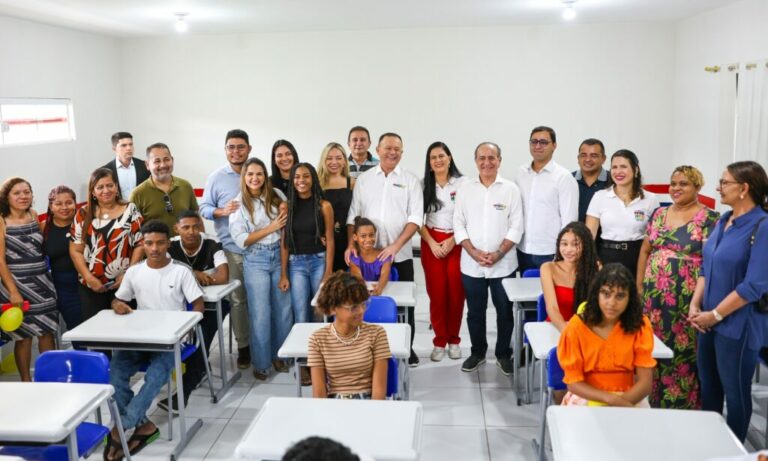 Governo do Maranhão entrega cinco escolas e duas quadras poliesportivas