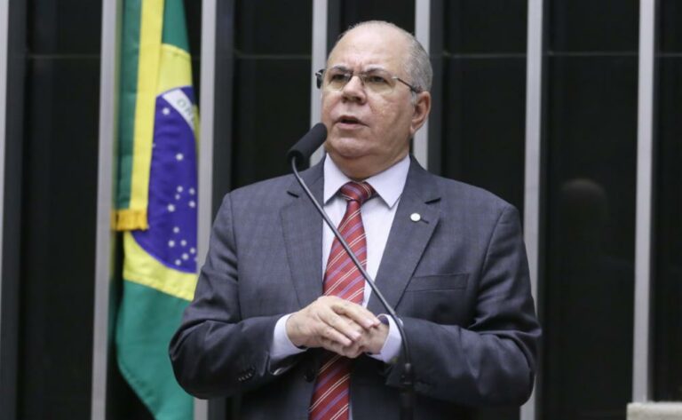 Hildo Rocha denuncia na Câmara desrespeito a decisões da Assembleia