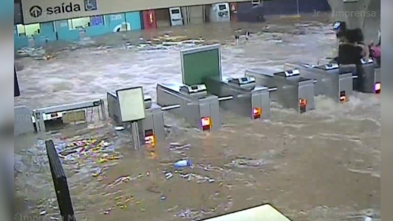 Imagens mostram cronologia de estação de metrô que alagou em