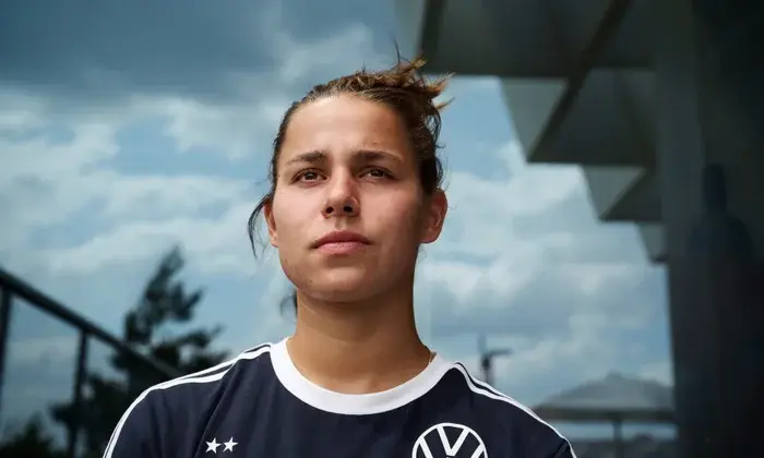 Lena Oberdorf denuncia sexismo no futebol