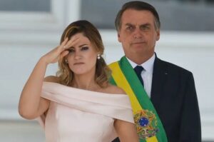 Michelle Bolsonaro venceria Lula se a eleição fosse hoje, aponta