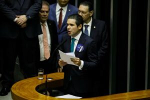 Motta define pauta leve para a primeira semana e anuncia