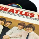 Música dos Beatles recuperada por IA vence o Grammy