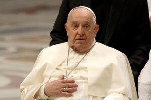 Papa Francisco tem piora em quadro de saúde, diz Vaticano