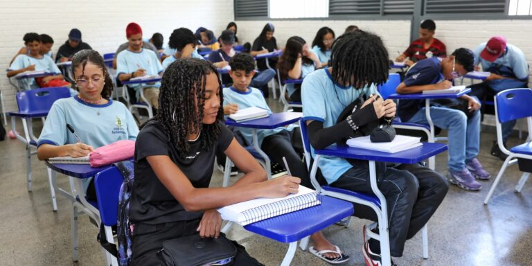 Pé-de-Meia chega hoje para quem se formou no ensino médio