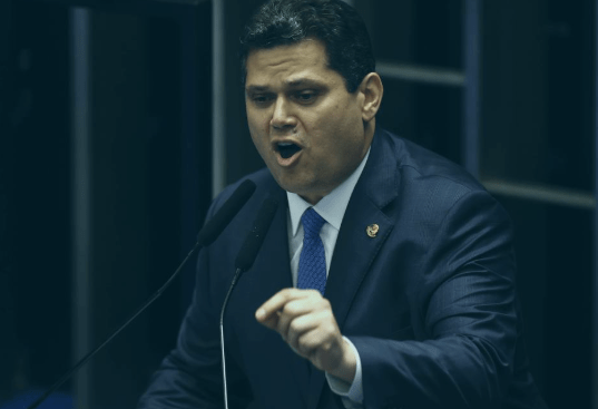 Presidente do Senado diz que projeto de anistia ‘não é