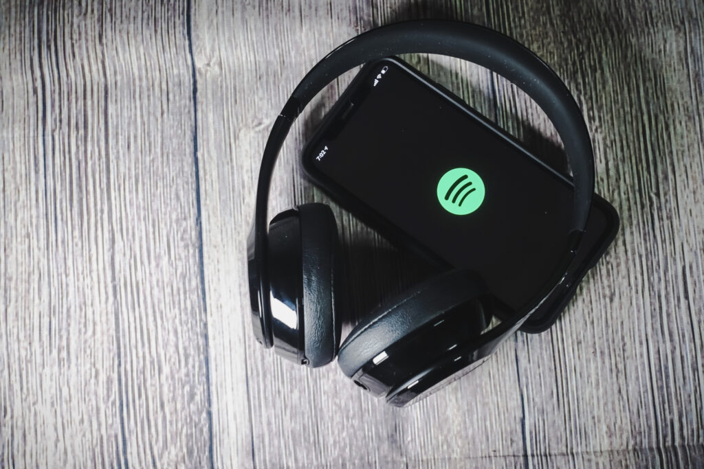 Spotify amplia uso de IA para narração de audiobooks