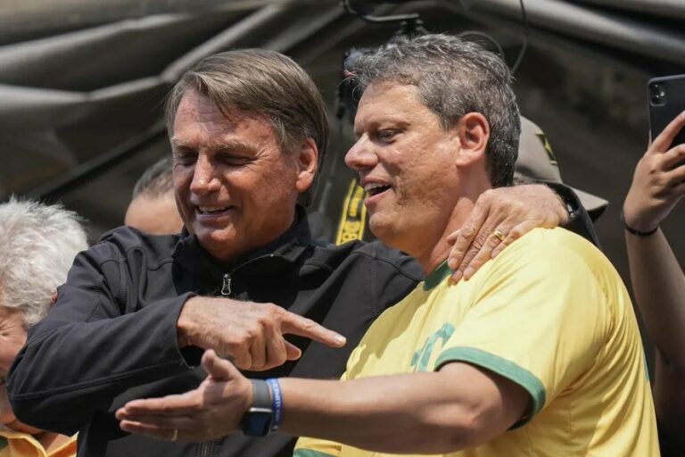 Tarcísio sai em defesa de Bolsonaro após denúncia da PGR: