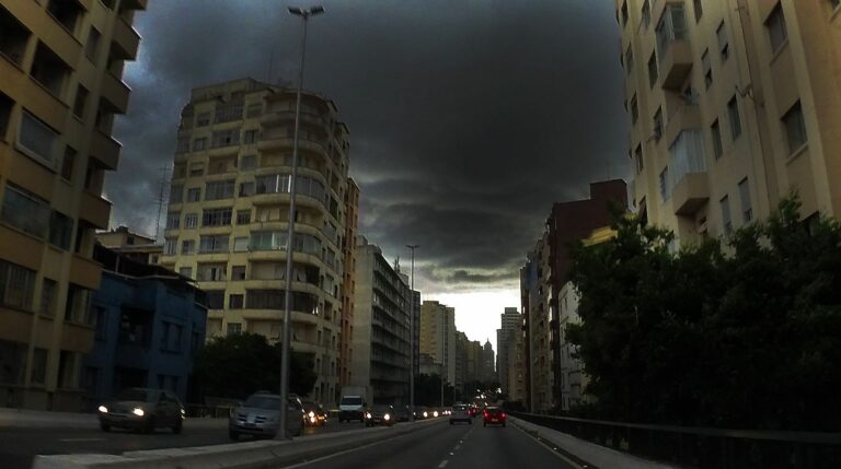 Tempestades severas devem aumentar 30% em SP na próxima década