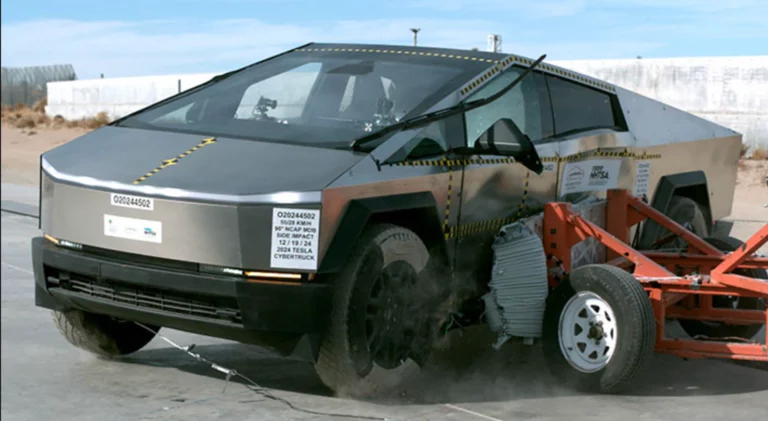 Tesla Cybertruck impressiona em testes de colisão nos EUA