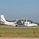 VÍDEO: Avião de pequeno porte faz pouso de emergência em