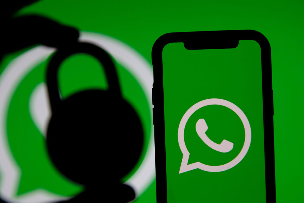 WhatsApp: novo golpe usa falso comprovante bancário para roubar dados