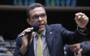 ‘Nunca mais Bolsonaro terá minha solidariedade’, diz Otoni de Paula