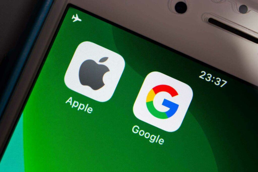 Apple e Google são acusadas de concorrência desleal no Reino