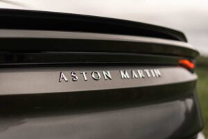 Aston Martin anuncia corte de empregos após grave perda financeira