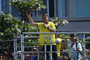 Ato de Bolsonaro em Copacabana neste domingo deve focar anistia