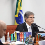 “Bolsonaro liderou organização criminosa para se manter no poder”, diz