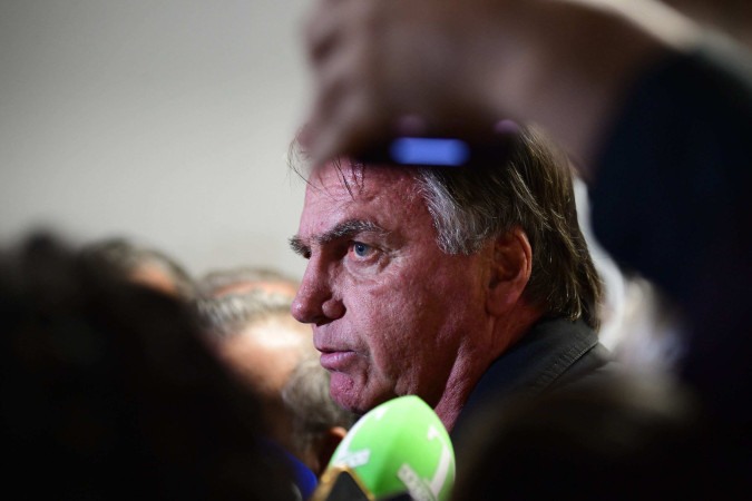 Bolsonaro tem até hoje para responder denúncia