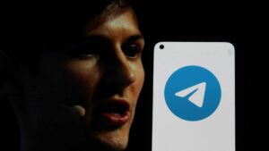 CEO do Telegram deixa França em meio a investigação