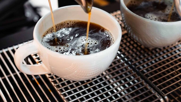 Café de um dia para o outro faz mal? Entenda