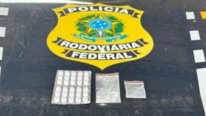 Caminhoneiro é flagrado com “rebites” e cocaína na BR-010