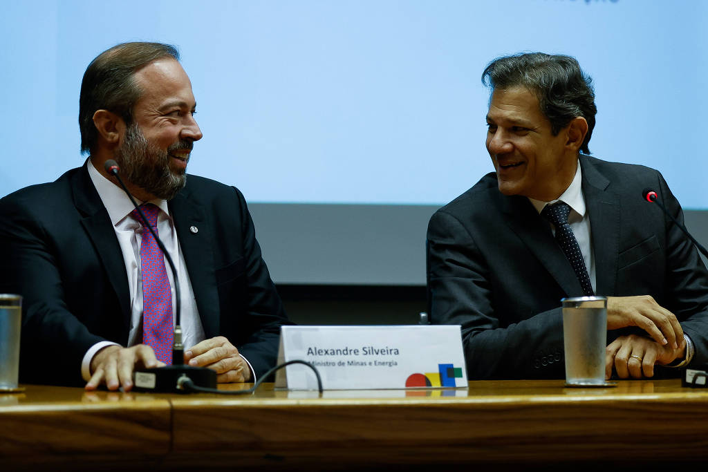 Com divergências na agenda econômica, Silveira critica Haddad reservadamente e