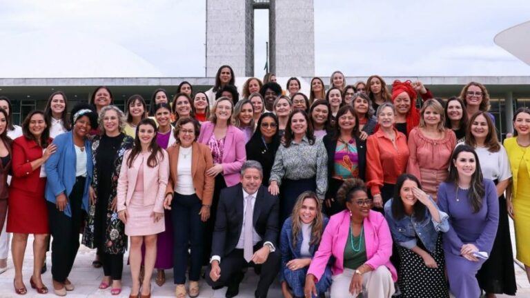 Dia Internacional da Mulher: bancada feminina no Congresso é a