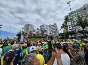 “Domingo, carioca acorda mais tarde”: Malafaia critica horário do ato