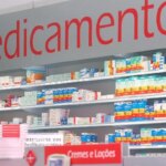 Entidades criticam permissão para farmacêutico prescrever medicamento