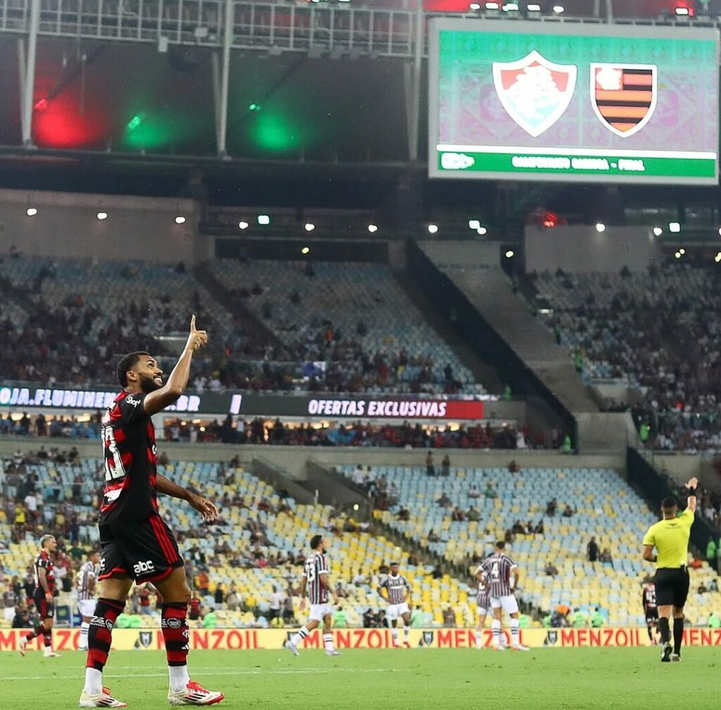 Flamengo abre vantagem na final do Carioca na primeira partida