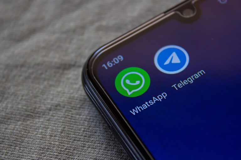Hackers invadem WhatsApp e Telegram sem cliques — veja como
