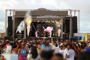 Lava-Pratos da Praia de Araoca fecha programação do Carnaval do