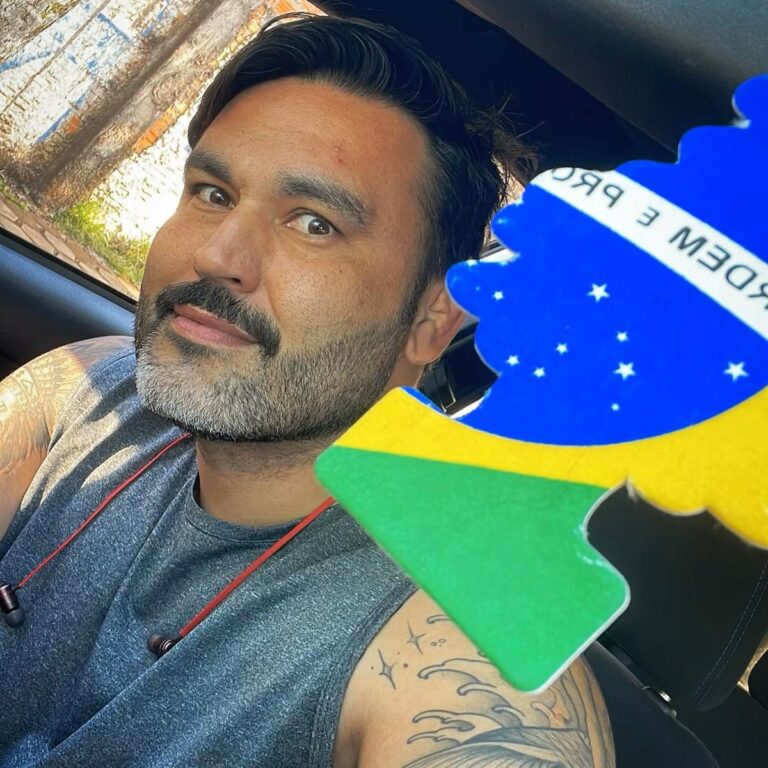 Léo Índio está em Puerto Iguazú, na fronteira da Argentina