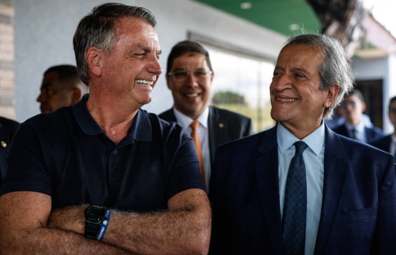 Liberados por Moraes, Bolsonaro e Valdemar voltam a se encontrar